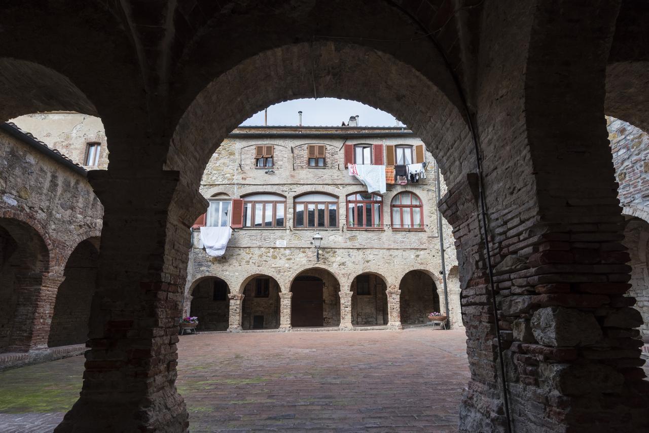 Il Chiostro Appartamenti & Suites Суверето Экстерьер фото